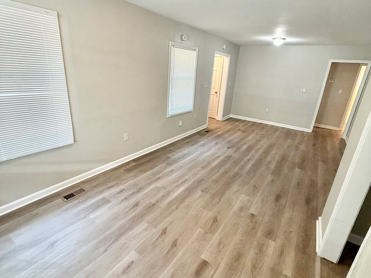 1528 Pineview Ter SW — Photo 3