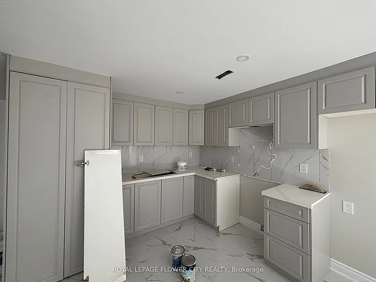 200 Hunter Way #BASEMENT — Photo 3