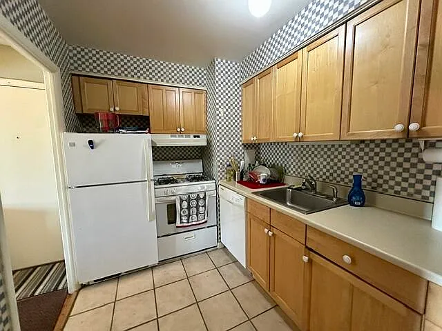 1209 Island Dr #204 — Photo 5