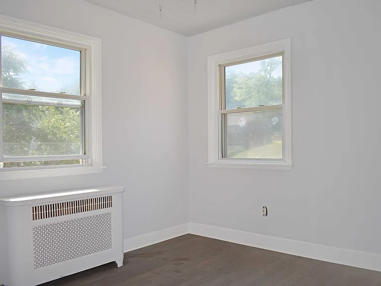 905 Burchfield Rd — Photo 17