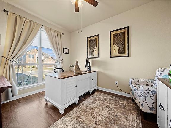 5th image of 3013 Gilchrist Dr