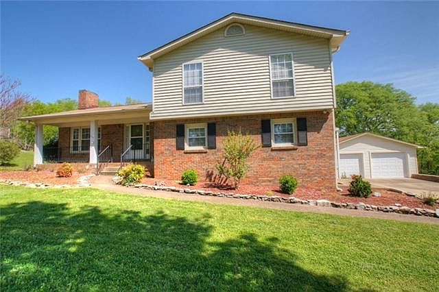 1st image of 215 Harmon Dr