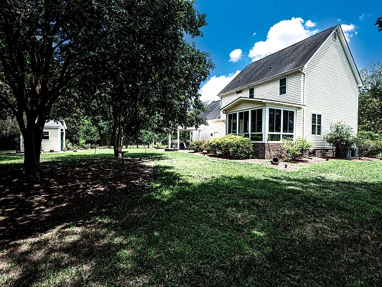 1004 Somerset Ct — Photo 6