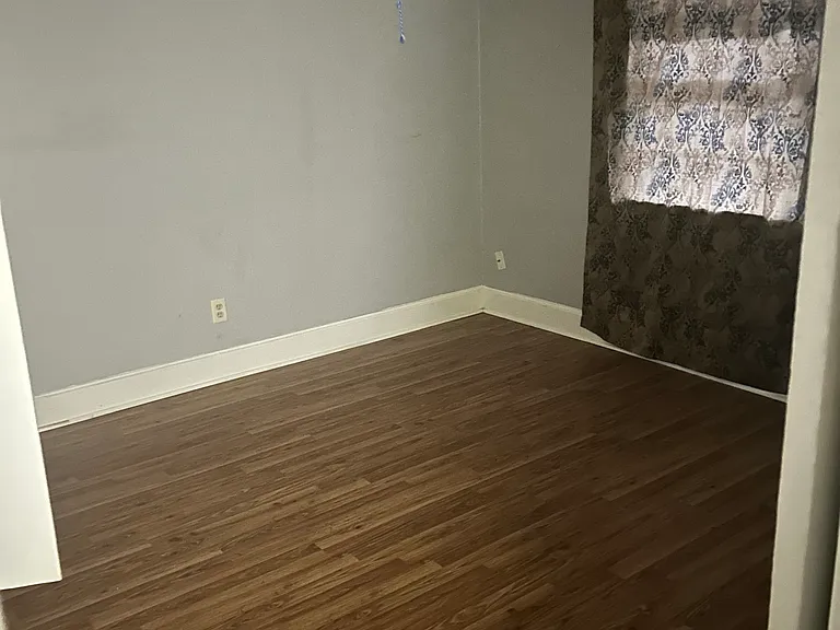 1067 Boulevard — Photo 10