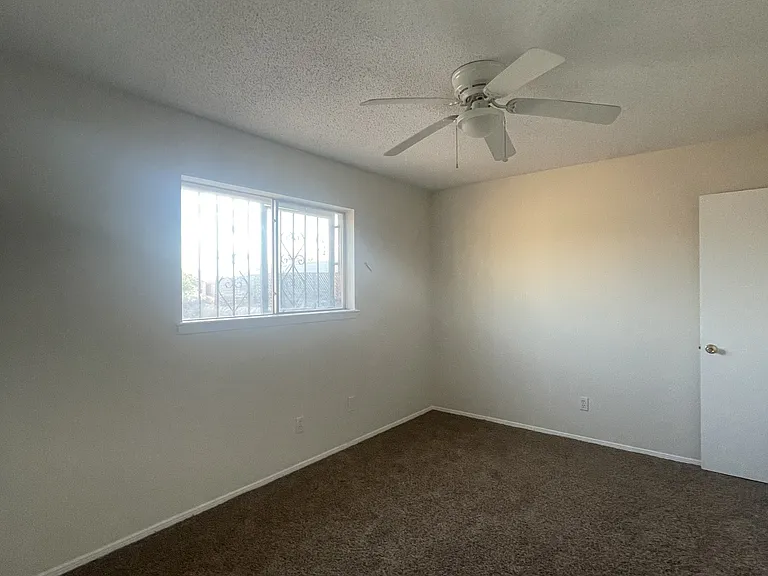 5761 Longview Dr — Photo 9