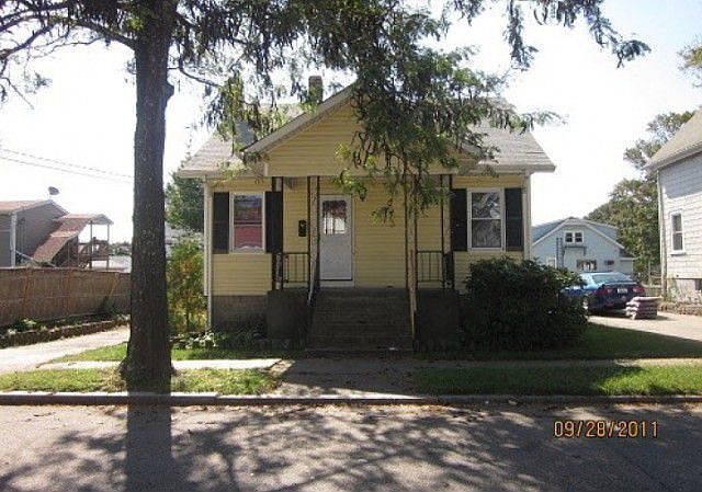 1st image of 161 Grosvenor Ave