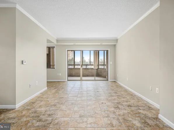 19375 Cypress Ridge Ter Unit 114, Lansdowne, VA 20176