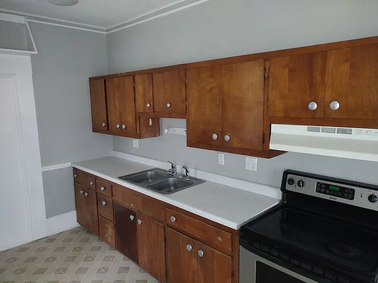 329 N Main St — Photo 24