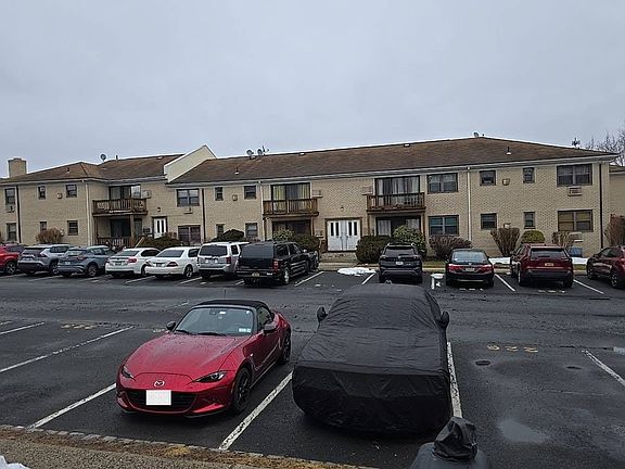 3rd image of 272 Sneden Place W