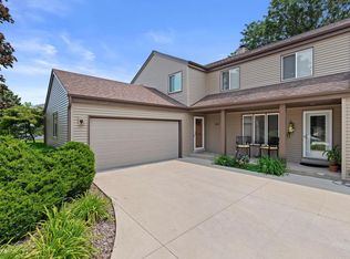 1619 Stardust Dr, Waukesha, WI 53186