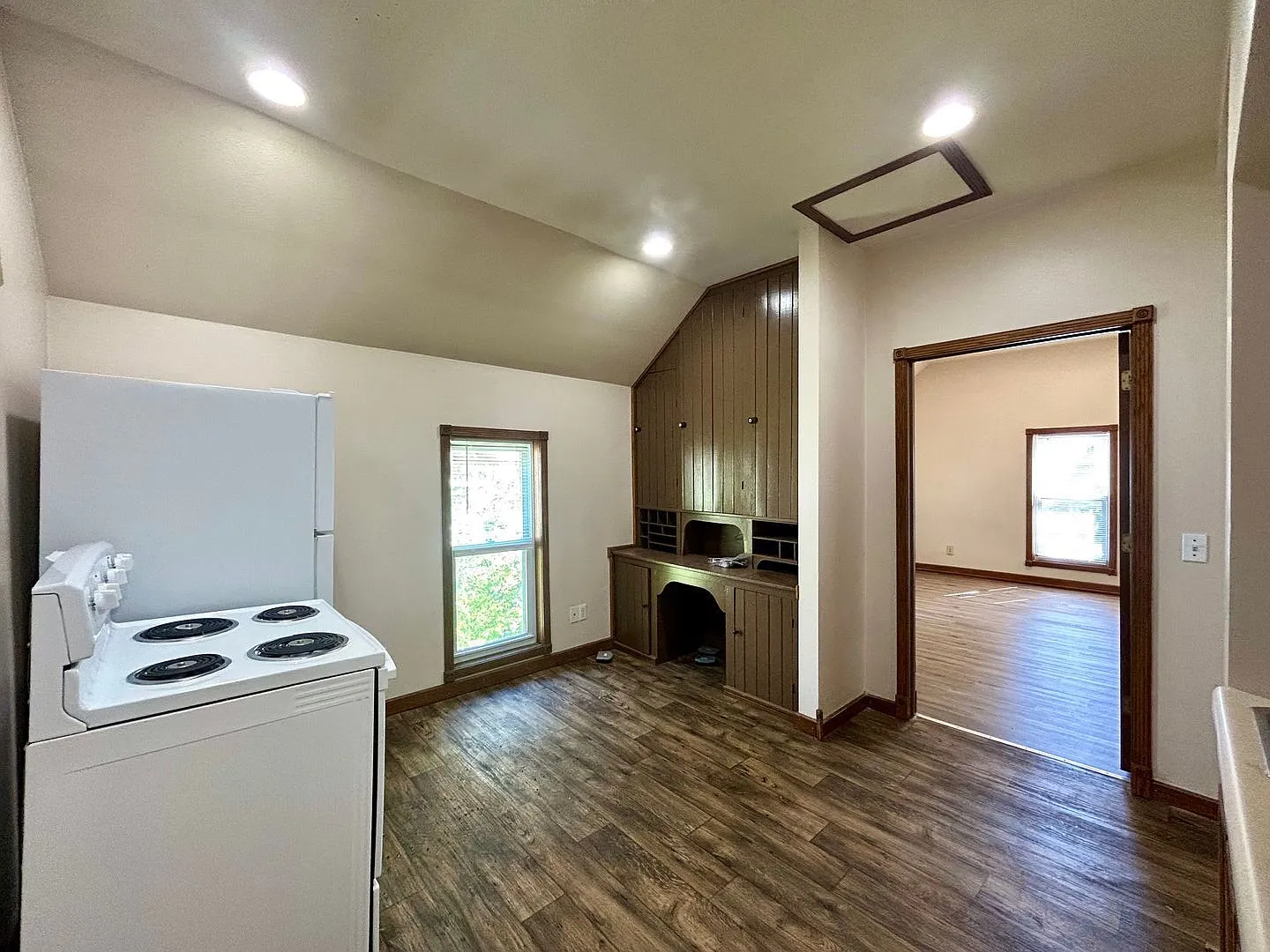 2 bed, 1.0 bath, 500 sqft, $800 — Photo 3