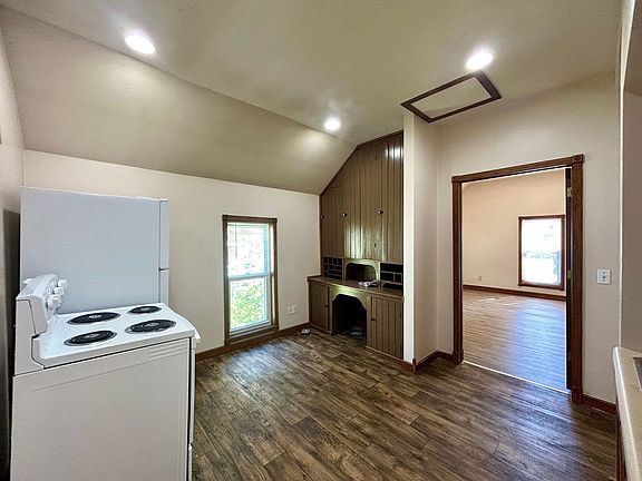 3rd image of 1633 Peck St #2