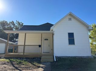 110 E Grade St, Winterset, IA 50273