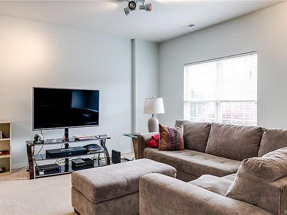 4th image of 3127 Friars Walk Ln #3127