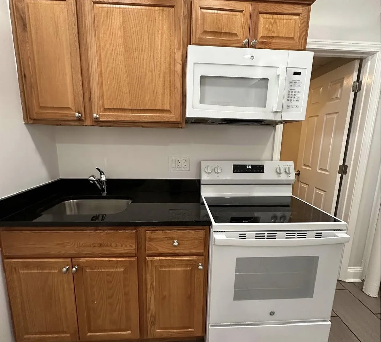 2 webster — Photo 3