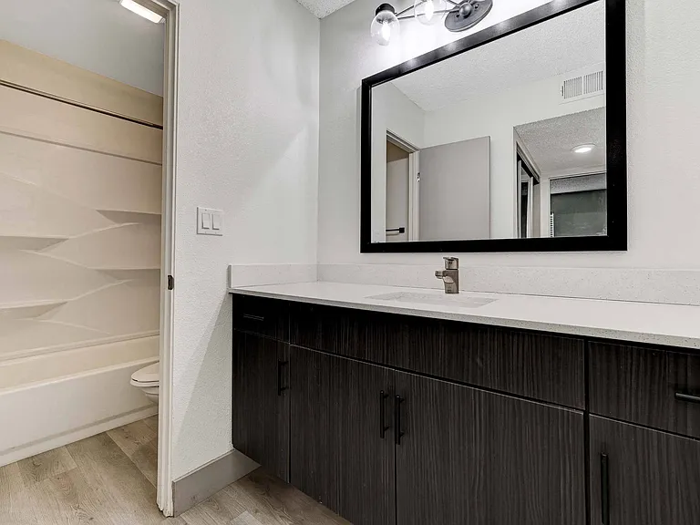 Namaste Apartments — Photo 13
