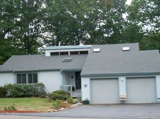 184 Bear Path Rd, Hamden, CT 06514