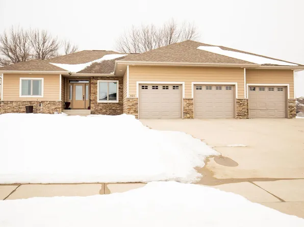 421 Eastland Cir, Algona, IA 50511