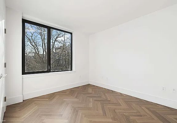 5th image of 100 Avenue A APT 4E