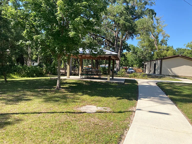 8010 N Alaska St — Photo 18