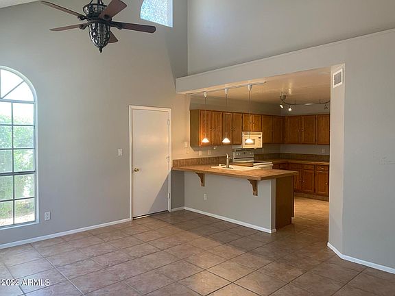 2nd image of 737 N Entrada St