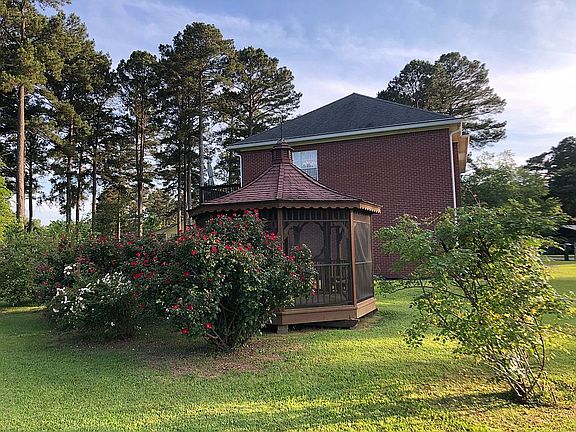 3rd image of 27 Rivermont Cir