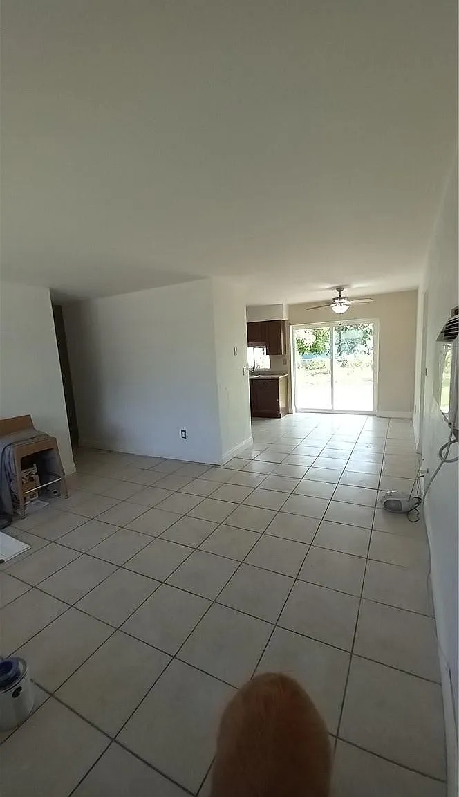 3 bed, 1.0 bath, 1300 sqft, $2,600 — Photo 2