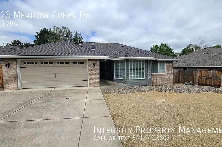 2423 Meadow Creek Dr — Photo 4