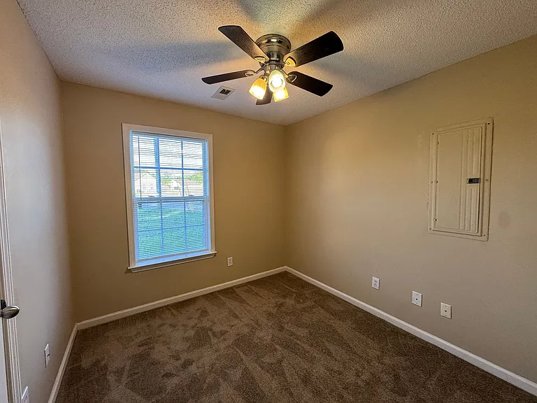223 Faulkner Ct — Photo 15