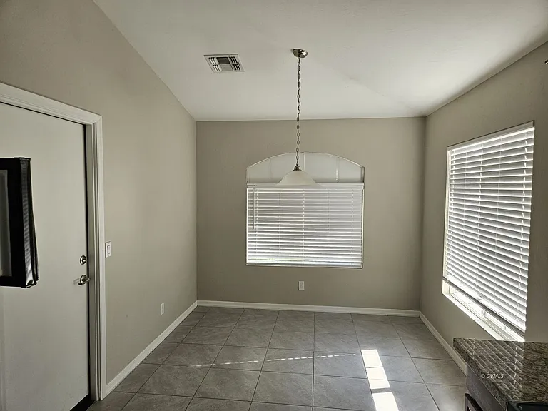 1560 E Whirlwind Way — Photo 5