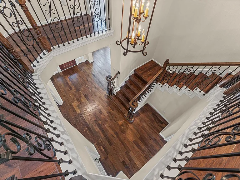 7 N Beech Springs Cir — Photo 29