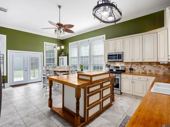 44311 Mi Mi's Ln, Saint Amant, LA 70774