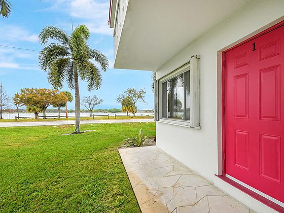 4th image of 2180 Lake Osborne Drive #1