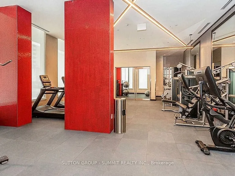 212 King William St #721 — Photo 15