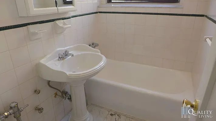 Rented by New York Quality Living Downtown | media 6