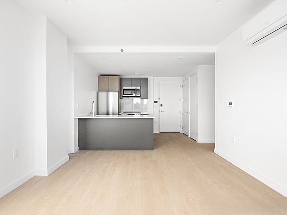 3rd image of 1499 Bedford Ave #5A