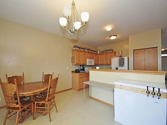 4th image of 1256 Kathleen Dr