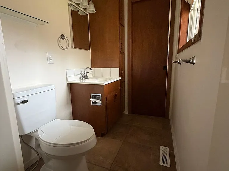 9108 Bluff Dr — Photo 10