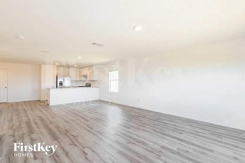 3 bed, 2.0 bath, 1474 sqft, $1,765 — Photo 4