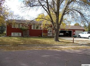 907 N Swanson St, Saint James, MN 56081