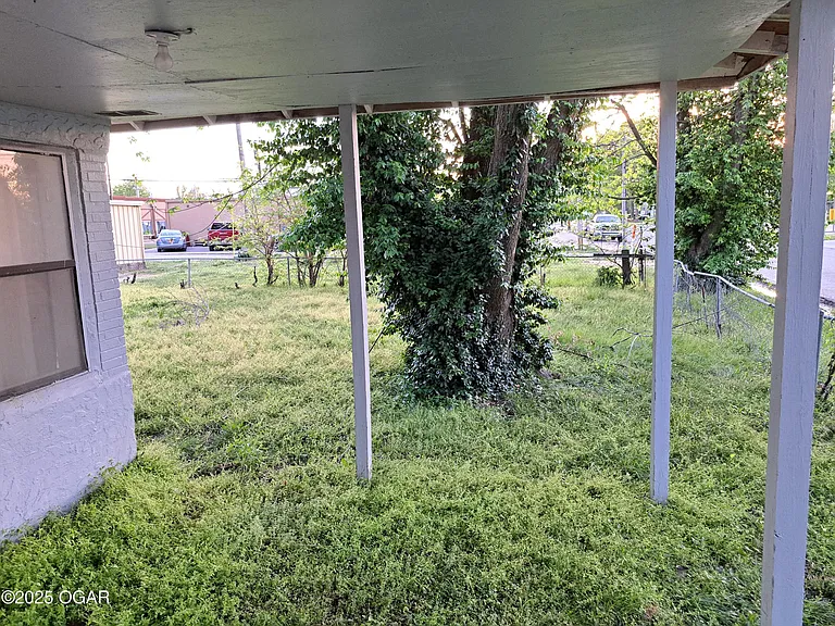 1903 S East Ave — Photo 14