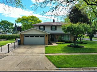 201 N Yates Ln, Mount Prospect, IL