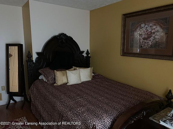 5th image of 5112 S Washington Ave