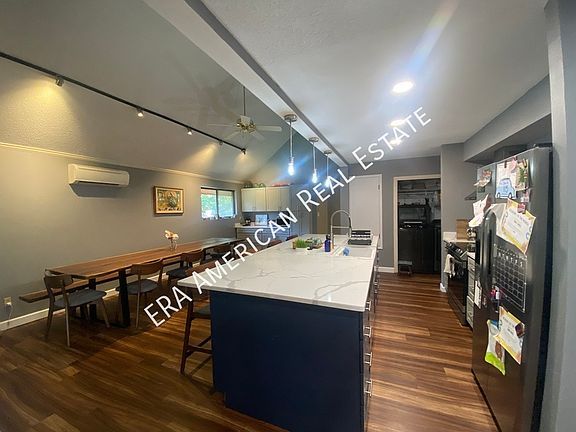 3rd image of 251 Ewing Ct