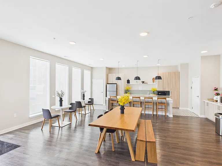 West Commons — Photo 9