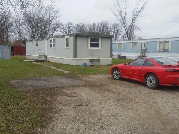 620 Greenbriar Dr, Hartford City, IN 47348