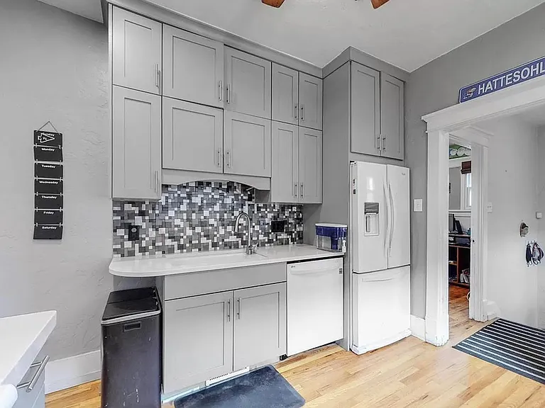 1426 N Lowell Blvd — Photo 12