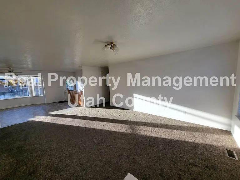 572 S 1750 E — Photo 5