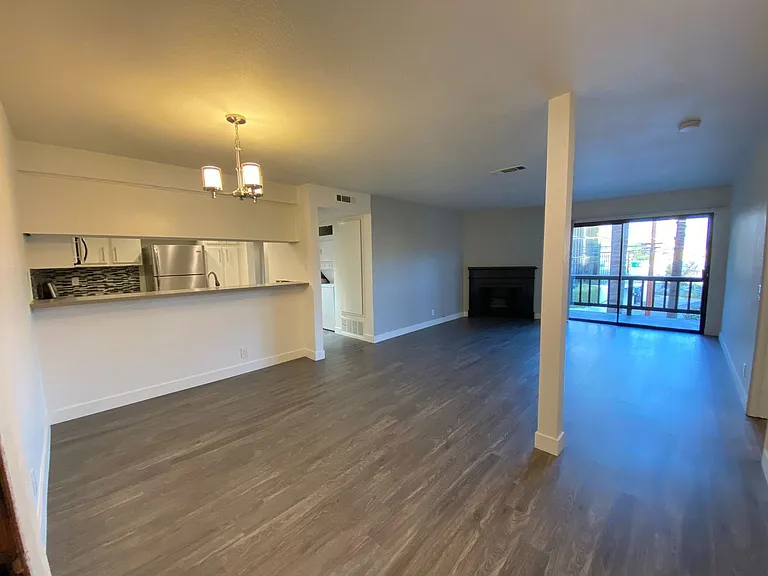 1715 Camden Ave. Los Angeles, CA 90025 — Photo 11