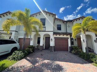 8854 NW 103rd Path, Doral, FL 33178
